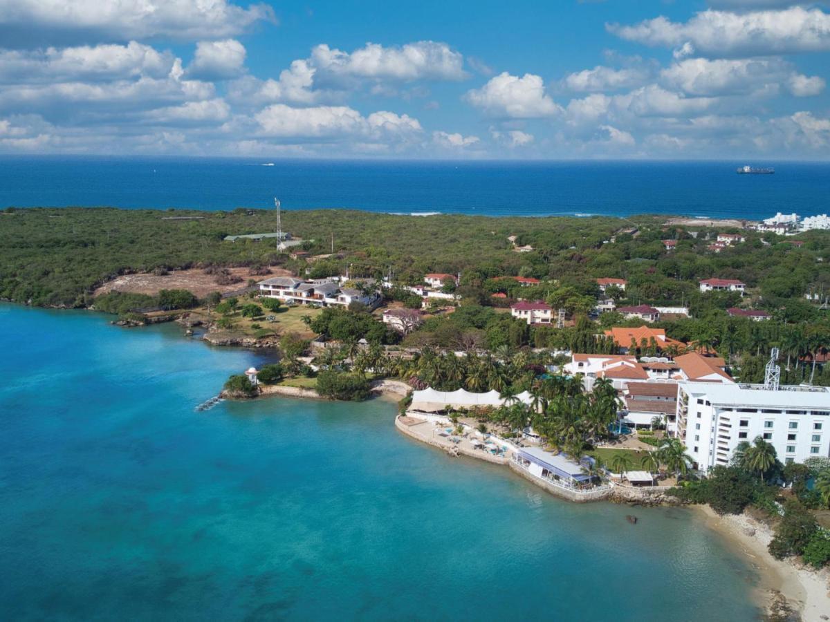 Coral Beach Hotel Dar Es Salaam Exterior photo